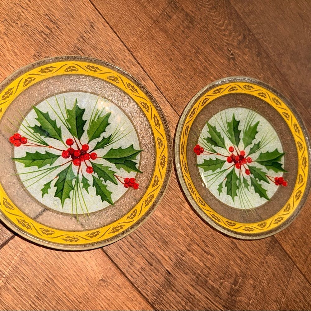 Gorham Festive Holiday Plates with Holly Design